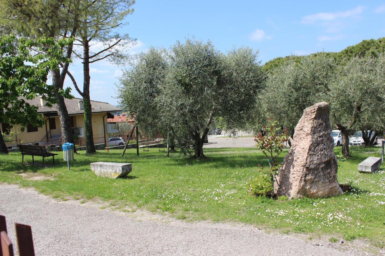 Apartamento Residenza Al Parco Pastrengo Exterior foto